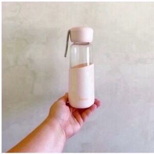 Kevia Reusable Glass Water Bottle Pink Silicone Sleeve